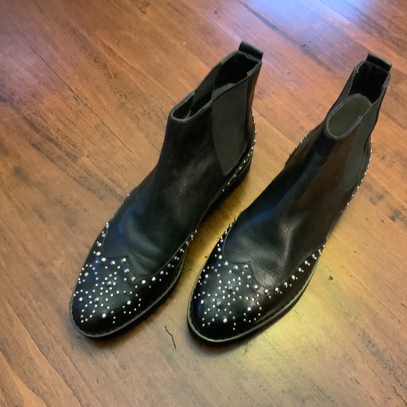 NWOT brand new. Never worn.  Excellent condition. - Picture 1 of 7